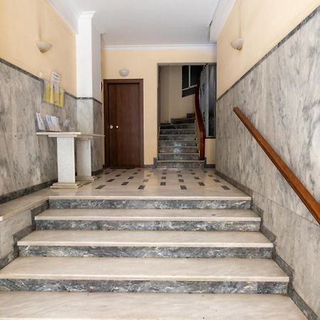 Entire Apt, 2 Bdrm, City Center Athens Luaran gambar