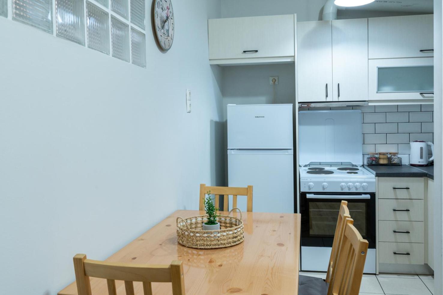 Entire Apt, 2 Bdrm, City Center Athens Luaran gambar
