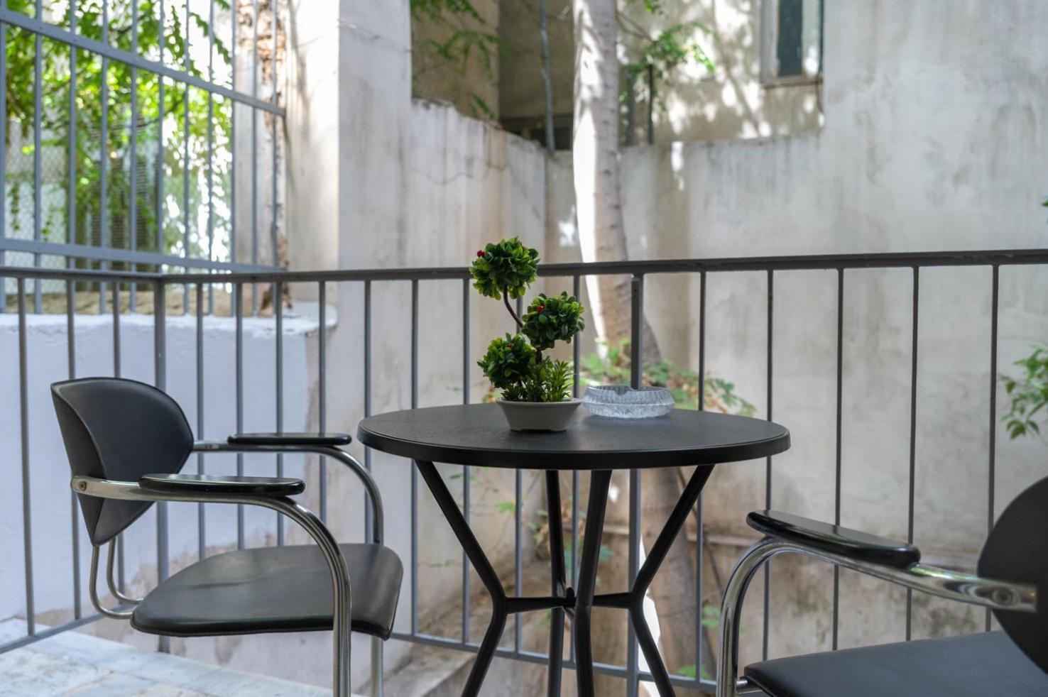 Entire Apt, 2 Bdrm, City Center Athens Luaran gambar